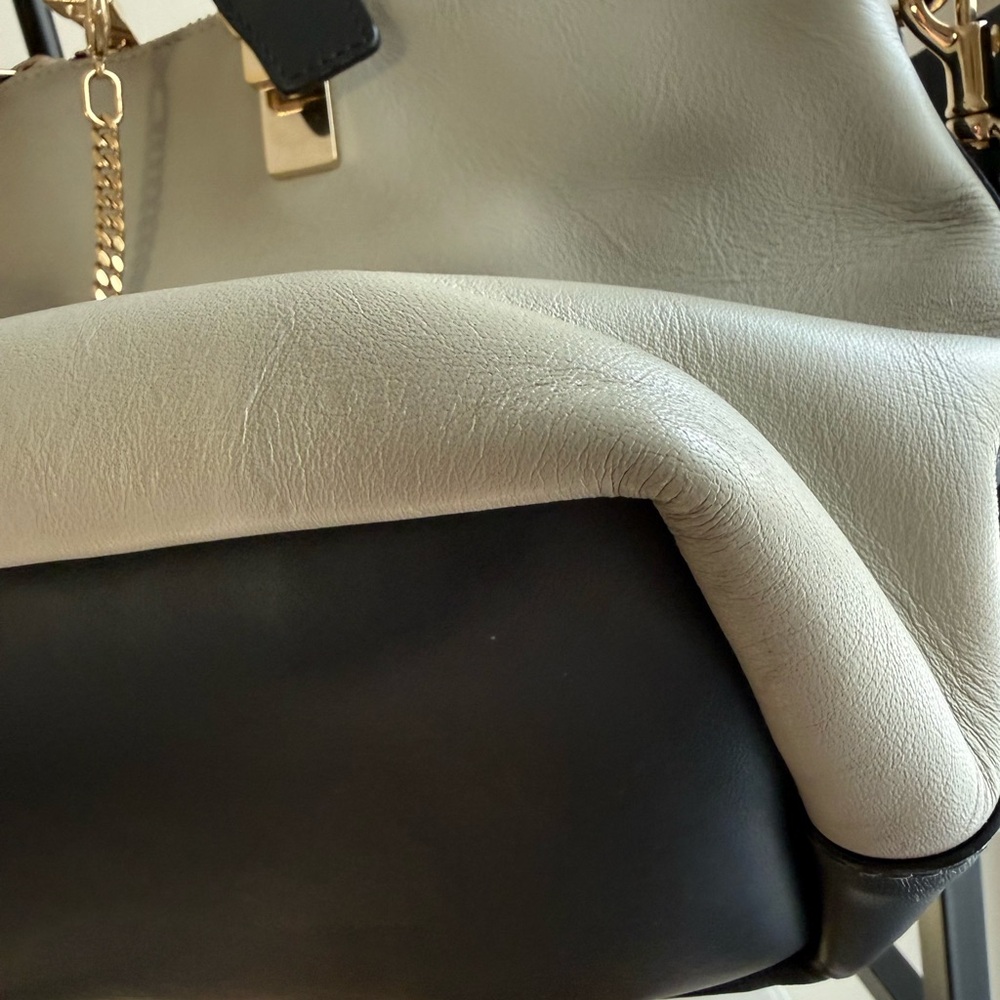 Chloe Baylee Bicolor Leather Two way Hand Bag - Picture 13 of 16